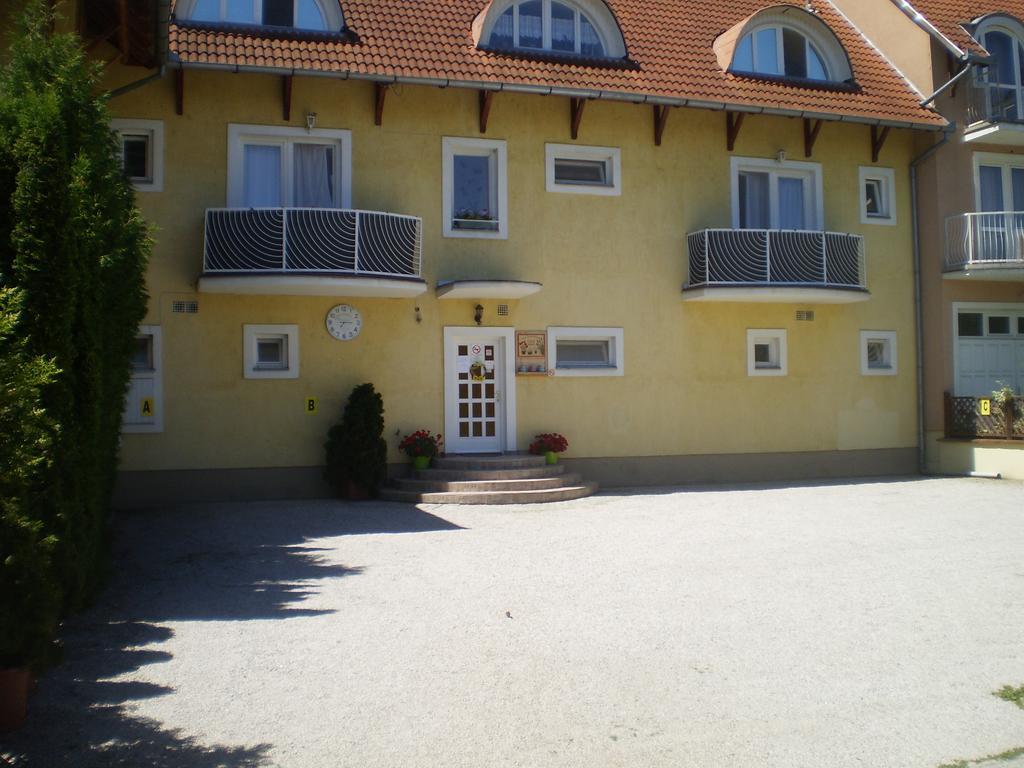 Tarr Apartmanok, Tímea Haus Keszthely Exterior foto